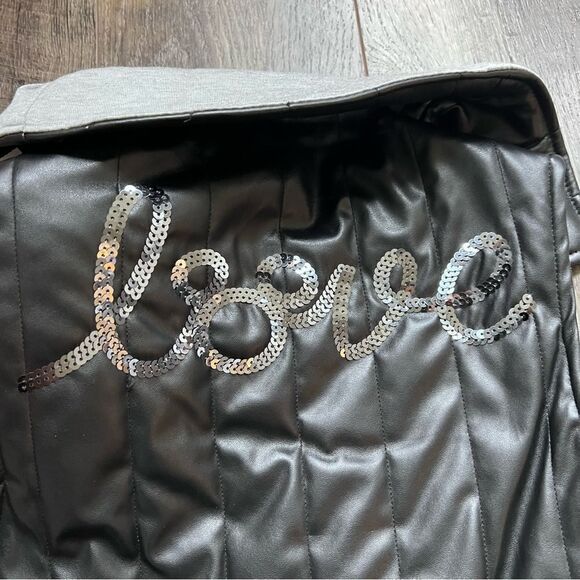 Disney Parks Faux Leather Minnie Embroidered Vest LOVE Sequins Black Grey XS - Picture 7 of 8